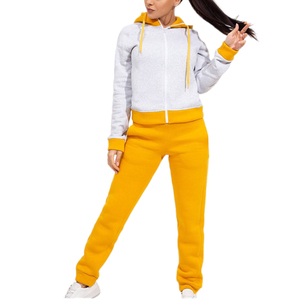 Nouveaux ensembles de jogging courts pour femmes, en velours tricoté sur mesure, designs unis tendance, dernières créations, vente en gros, 2 pièces - Product Image 1