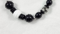 Collier classique en verre soufflé Mia avec micro-insert et chaîne perlée