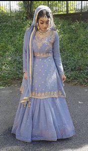 2022 haut long Lehenga robe ornée de perles de verre en cristal Dabka travail brodé mariage/fête porter dentelle bouton naturel - Product Image 2