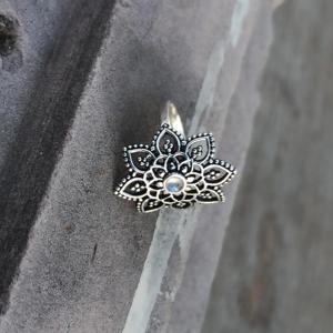 สินค้ามาใหม่แหวนเงินแท้ประดับพลอยสีรุ้งรูปดอกไม้ประดับด้วยพลอยสีมูนสโตนสินค้ามา925 - Product Image 3