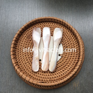 Cuchara de Nácar Rosa de Diseño Innovador, Cuchara para Caviar de 9 cm que Ayuda a Preservar el Sabor Completo del Caviar - Product Image 2