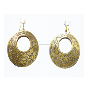 Pendientes de Aro Circulares de 4 Pulgadas con Pátina Colorida, Estilo Europeo y de Moda 2026, Pendientes Geométricos que No se Desvanecen - Product Image 6