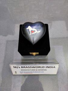 Urne funéraire pour animaux de compagnie en aluminium de style américain avec patte peinte à la main, cœur, fournitures funéraires pour adultes, vente émouvante, Brassworld India - Product Image 6