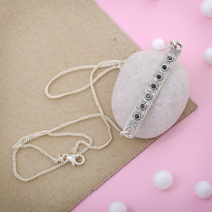 Collier pendentif minimaliste en argent sterling 925 avec pierres d'onyx noir, chaîne en boîte, plaqué rhodium, unisexe, à porter au quotidien - Product Image 1