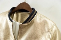 Blouson Bomber en Satin Brillant Doré pour Femme – Style Décontracté Chic avec Broderie Camouflage et Lettres Respirantes