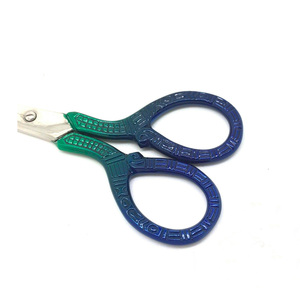 Ciseaux à broder multi-usages Motif floral 9 CM | Ciseaux à coudre vintage plaqués couleur - Product Image 3