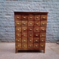 Armoire d'apothicaire antique en bois massif de mangue |   Meuble de salon multi-tiroirs, modèle CB-1069, origine Rajasthan, AKKU ART