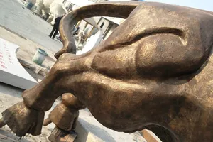 Vente directe d'usine extérieur carré grand bétail personnalisé animal Bronze Sculpture en métal