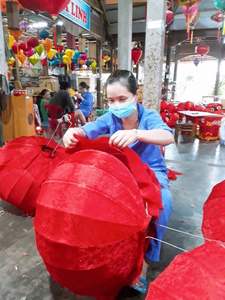 Linterna de seda Hoi An hecha a mano de Vietnam, linterna de seda tradicional vietnamita, perfecta para decoración de festivales y regalo de recuerdo - Product Image 6