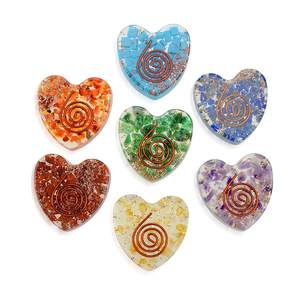 Venta al por mayor en forma de corazón siete chakras orgón piedra preciosa ágata cristal orgonita Pequeña Piedra semipreciosa artesanía - Product Image 1