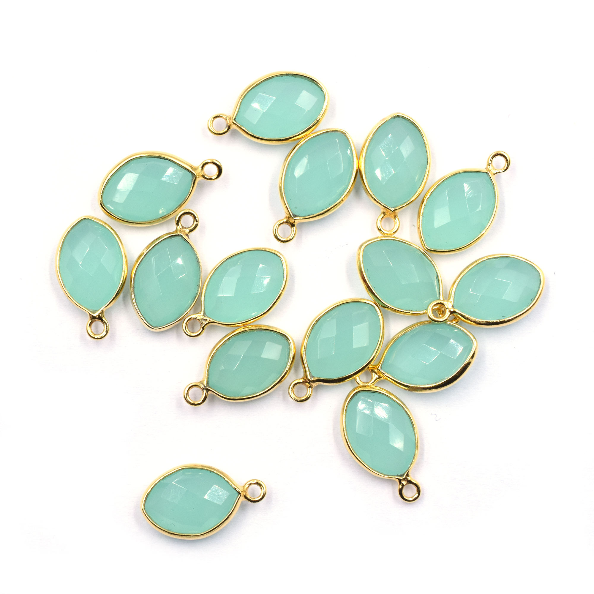 สีฟ้าอมเขียว