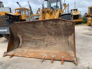 Chargeuse sur pneus Komatsu WA470-5 d'occasion en bon état et à prix avantageux - Product Image 2