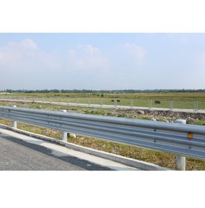 Wholesale Premium Quality Guardrail - Fence - Signpost Steel structure for safety on the Highway and Express way - Product Image 1