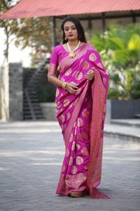 Le grand sari ou chemisier en tissu de soie Tussar Kanjivaram indien de l'usine, multicolore - Product Image 4