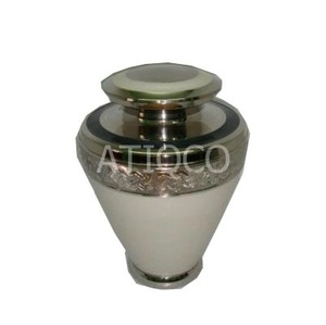 Urna Atiqco Plateada Blanca de Latón Macizo, Estilo Americano, Último Diseño para Cremación y Uso Funerario de Adultos, Superventas - Product Image 3