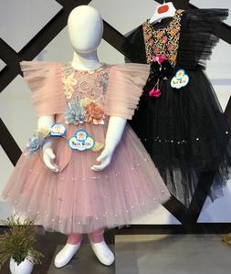 ชุดเดรสเด็กผู้หญิงแขนกุด แต่งระบายไหล่ สวยงาม เนื้อผ้านุ่ม ซาตินเดนิม ความยาวระดับเข่า ประดับลายดอกไม้ สำหรับฤดูใบไม้ผลิ - Product Image 2