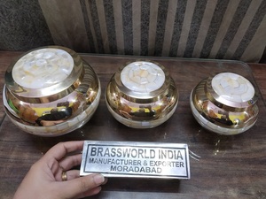 Latón de alta calidad Madre de perla Adulto Odyssey Urna de cremación Estilo americano Suministros funerarios por Brassworld India - Product Image 6