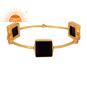 Bracelet tendance en laiton plaqué or 22 carats avec pierre précieuse en onyx noir et blanc multi-couleur de coupe carrée DWS, certification GIA, serti en bélière - Product Image 1