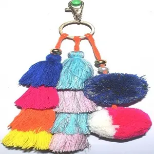 Bohemian tùy chỉnh Pom Pom và tua túi quyến rũ Keychain trong kho