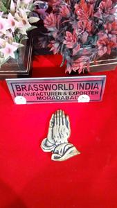 NOUVELLE APPLIQUE MURALE EN LAITRÉE DE STYLE AMÉRICAIN, MOTIF MAINS EN PRIÈRE, POUR URNE FUNÈBRE ET Fournitures Funéraires - Product Image 2