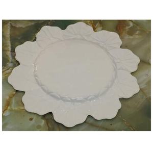 จานชาร์จไฟสำหรับงานแต่งงานสีขาวมีขอบใบ - Product Image 4