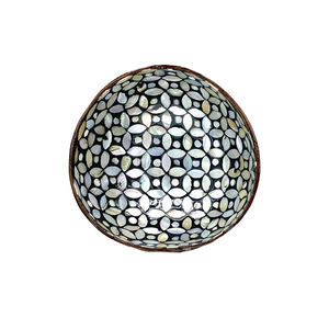 Meilleure vente Bol en noix de coco fait main avec nacre Souvenir fait main du Vietnam - Product Image 5