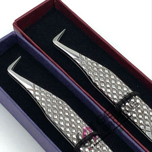 แหนบต่อขนตาสแตนเลส90องศาพร้อมอุปกรณ์เสริมความงามด้ามจับเพชรสีเงินแบบมืออาชีพพร้อมโลโก้ของคุณเอง - Product Image 5