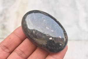 Nuumitas-Palmstone de cristal Natural, cristal hecho a mano de la India - Product Image 5