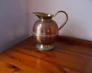 Venta al por mayor jarra de Latón chapado en cobre vintage nuevo diseño centros de mesa de lujo para fiesta jarra de servicio de agua de lujo - Product Image 1