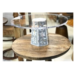 Soporte de pastel de madera de mejor diseño con incrustaciones de nácar Soporte de pastel de boda y cumpleaños de resina de lujo hecho a mano en la India - Product Image 1