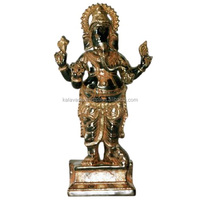 Statue en laiton de haute qualité avec sculpture fine aspect antique Statue de dieu hindou religieux pour la décoration de la maison et la bonne énergie