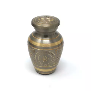 โกศเก็บอัฐิสัตว์เลี้ยงแบบยุโรป ทำจากทองเหลือง/อะลูมิเนียม ทนทาน เป็นมิตรกับสิ่งแวดล้อม ขนาดเล็ก พร้อมสลักลาย - Product Image 1