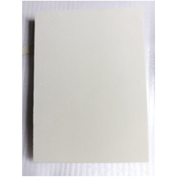 Plateau de service DAPHOCO modèle 181 en faux cuir shagreen blanc, bordure en placage de laiton antique, trempé 0,38x0,28x0,065, fabriqué au Vietnam