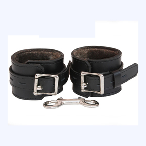 Juego de puños de muñeca de cuero de vaca auténtico, juego de Bondage de restricción con conector negro, forro de piel de 2 piezas - Product Image 1