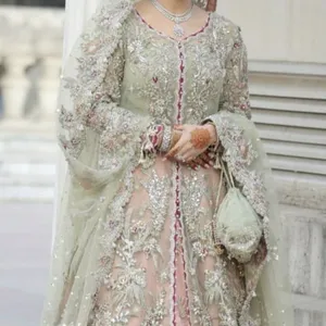 新美丽的印度/巴基斯坦设计时尚刺绣在新娘夹克上-莱恒加连衣裙点缀扎里工作婚礼 @ 2022