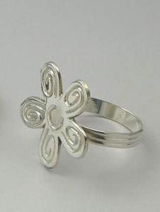 Modern Metallic Silver Flower Shape Napkin Ring New Brass Napkin Holder and <b>Tissue</b> Holder for <b>Wedding</b> Dining Table Decorations - Product Image 2