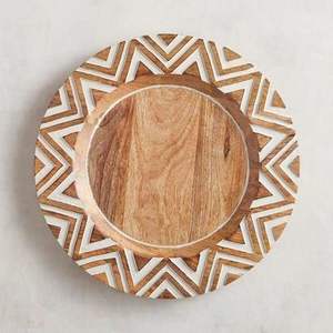 แท่นชาร์จไม้ทรงกลมแฟนซีพร้อมจานแกะสลักที่ไม่เหมือนใครสำหรับงานแต่งงานหรือโรงเรียนผู้จัดจำหน่ายแพ็ค - Product Image 4