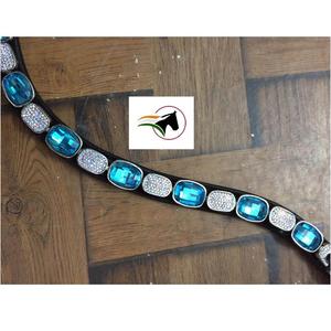 Banda ecuestre azul ovalada y blanca para las cejas de caballo, banda de lujo asequible con cinta adhesiva abierta en la espalda en bucle - Product Image 6