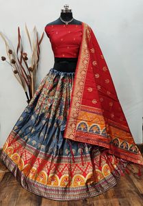 Lehenga Choli traditionnel du sud de l'Inde en brocart jacquard pour mariage, Lengha Choli Ghagra Design, dernières tendances, prix de gros, Surat - Product Image 5