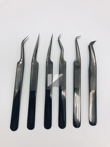 Pinzas profesionales de pestañas de acero inoxidable negro de alta calidad con punta de volumen puntiaguda de logotipo personalizado para extensiones de cejas de pestañas - Product Image 2