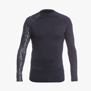 Camiseta de Protección Solar con Capucha para Hombre, Material Poliéster/Spandex, Diseño con Cuello Redondo, Marca Personalizada para Buceo y Pesca Submarina - Product Image 5