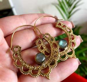 Recién llegado, pendiente de piedra, joyería para mujer, pendiente de aro de piedra hecho a mano de labradorita de proveedor indio - Product Image 1