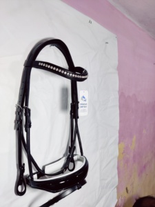 Ensemble de brides espagnoles de meilleure qualité avec bandeau Mosquero et rênes en cuir pour l'équitation de course de chevaux à usage équestre en gros - Product Image 4