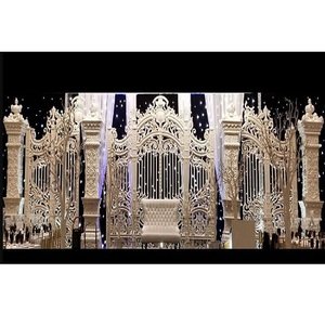 Scène de réception contemporaine à thème blanc, décoration de scène de mariage indien époustouflante, décoration de scène de mariage blanche de luxe, Canada - Product Image 1