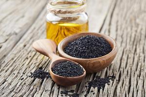 Aceite Portador de Semillas de Comino Negro (Nigella Sativa) Prensado en Frío, Certificado GMP, de la India, para el Cabello - Product Image 3