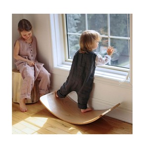 Planche d'équilibre en bois naturel pour enfants ou à utiliser comme planche de Yoga pour adultes - Product Image 2