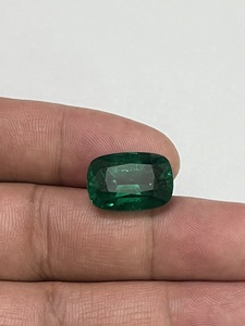 ธรรมชาติที่ไม่ได้รับการรักษารูปทรงเบาะแซมเบียมรกตหลวมขนาดใหญ่13.05 Cts อัญมณีคุณภาพดีโดย Sadiya International - Product Image 4