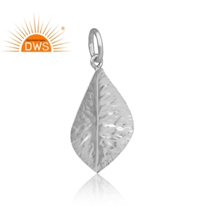 Colgante de pétalo martillado a mano, fabricante de joyería, plata fina, proveedor de joyería - Product Image 2