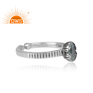 Hermoso anillo de mujer con piedras preciosas de Topacio azul para todos los tamaños Fabricante de joyas de plata oxidada Colección clásica - Product Image 3