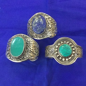 Pierre Turquoise Bracelets - Product Image 5